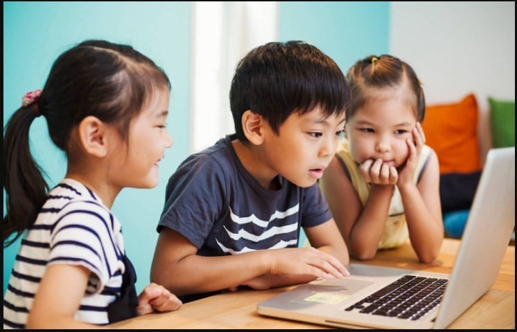 Helps children acquire basic computer skills